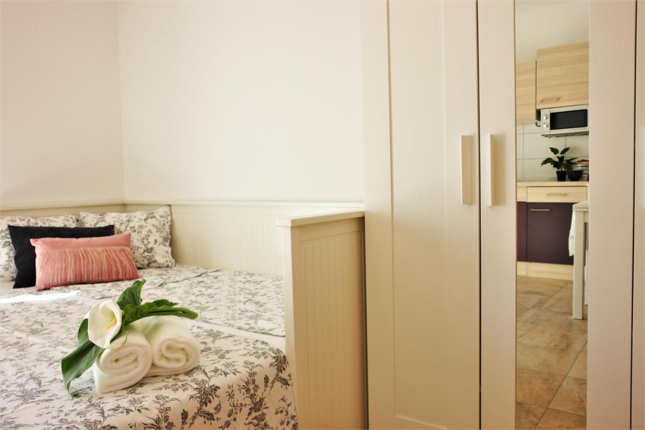 Iva Apartmani Vodice Exterior photo
