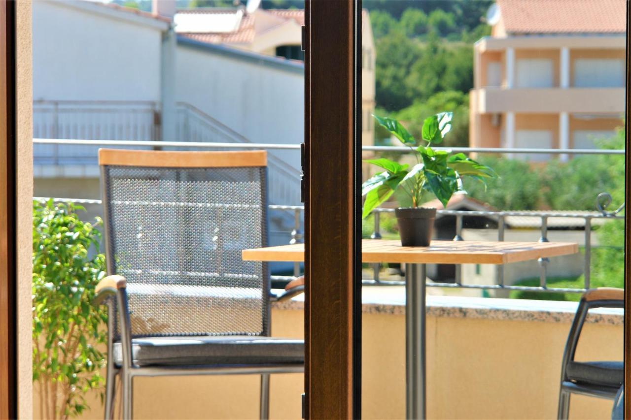 Iva Apartmani Vodice Exterior photo
