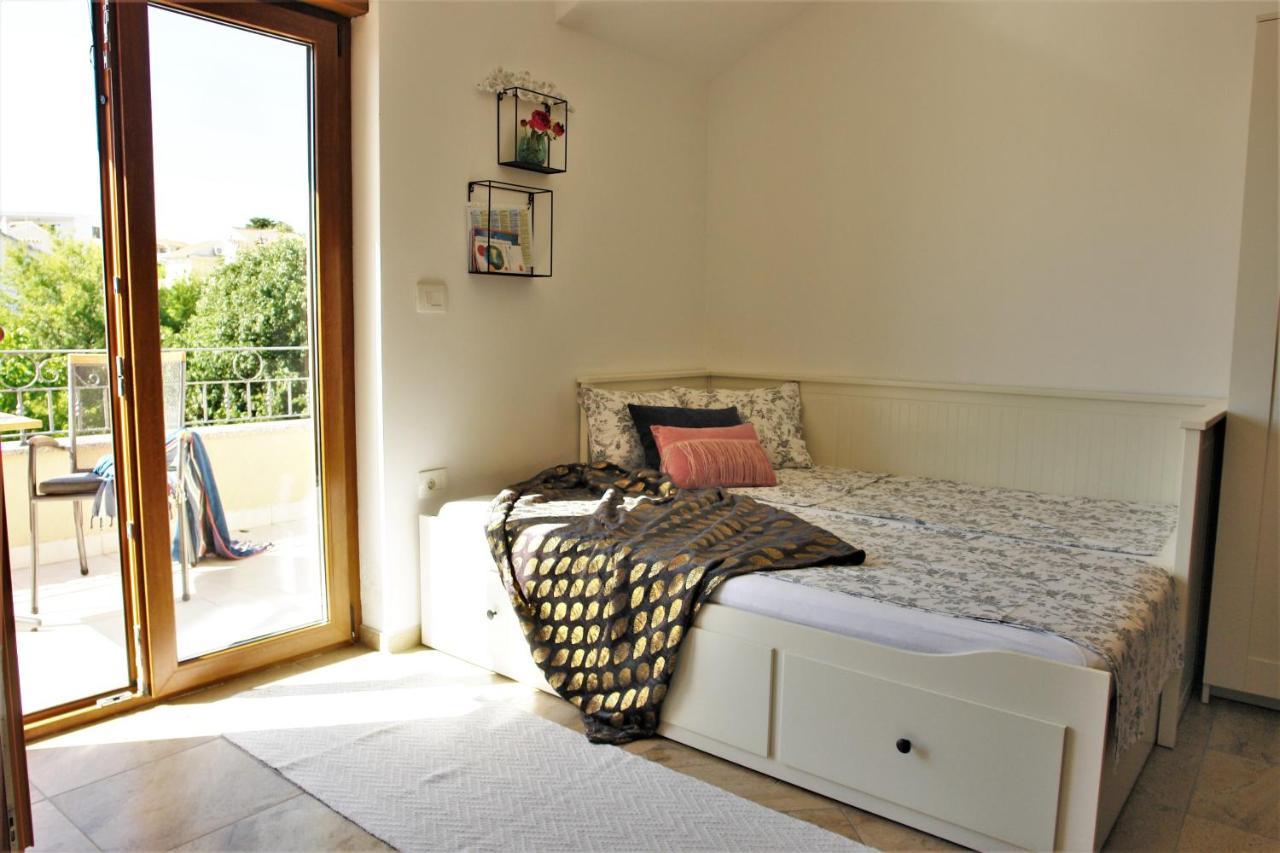 Iva Apartmani Vodice Exterior photo