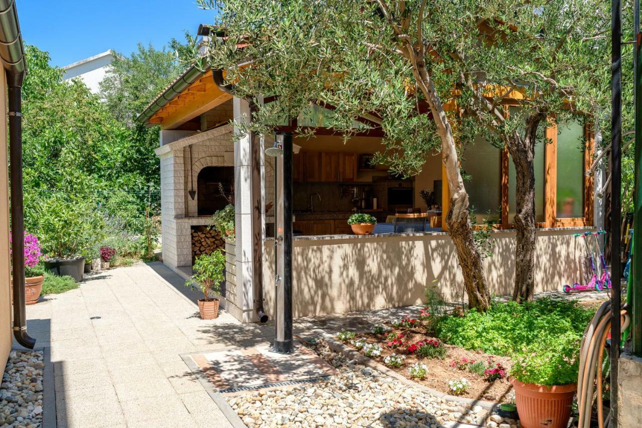 Iva Apartmani Vodice Exterior photo