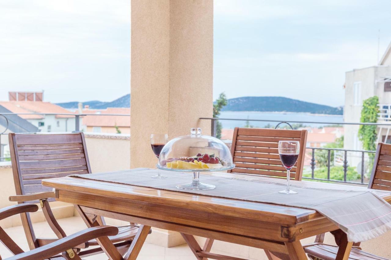 Iva Apartmani Vodice Exterior photo