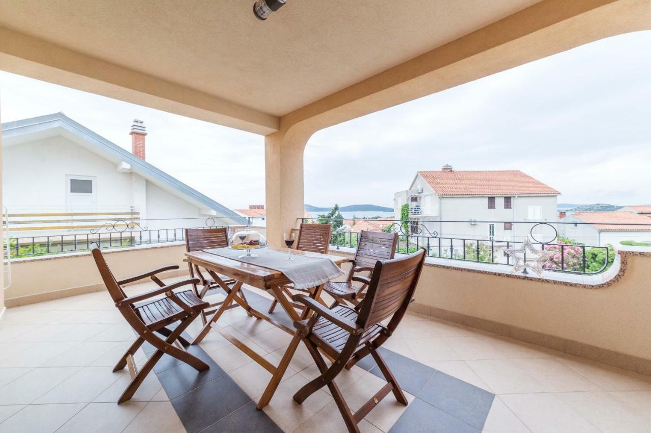 Iva Apartmani Vodice Exterior photo