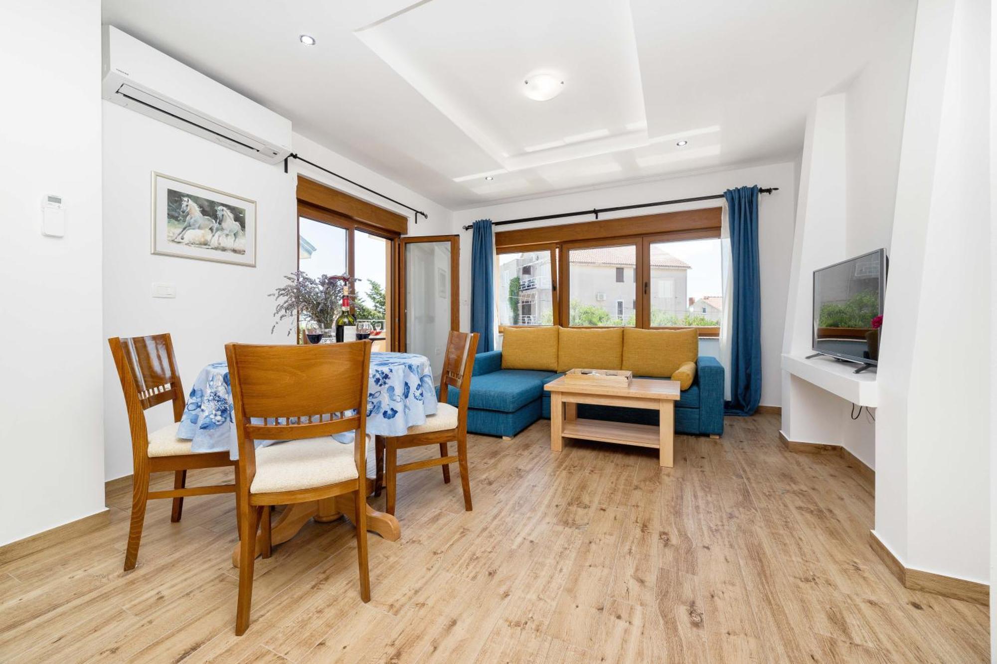 Iva Apartmani Vodice Exterior photo